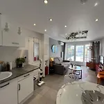 Port Frejus, 400m Des Plages Et Base Nature, Studi Appartement *
